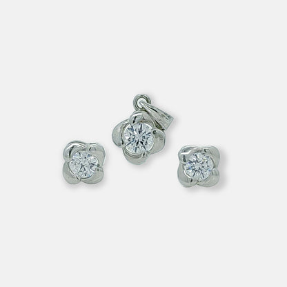 Sterling silver solitaire pendent set